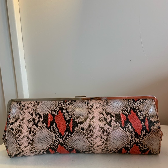 Chinese Laundry clutch - Picture 2 of 7